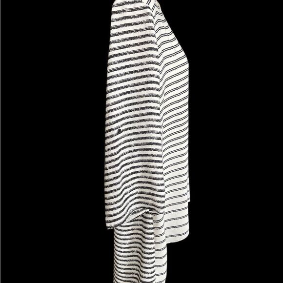 Chico’s Striped Black and White bottom Sleeves high-Low Sheer Fabric Size 3 Top - Picture 4 of 6